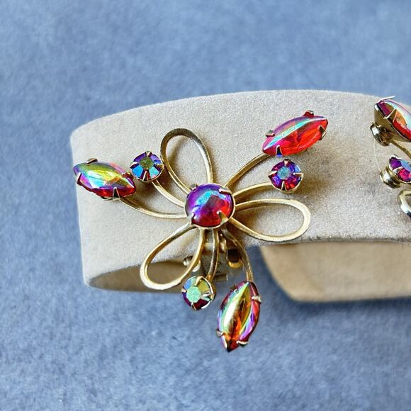 Vtg Pink Irridescent Aurora Borealis Prong Set Clip On Earrings Gold-tone - Picture 8 of 14